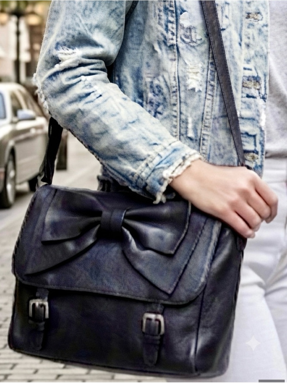VALENTINO BLACK LEATHER BOW BAG